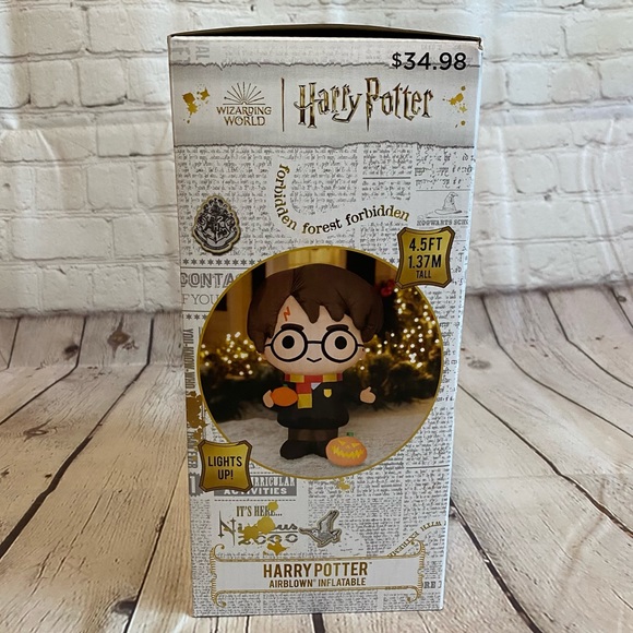 4.5-ft. Harry Potter inflatable with pumpkin and jack-o'-lantern - NIB - Picture 3 of 4